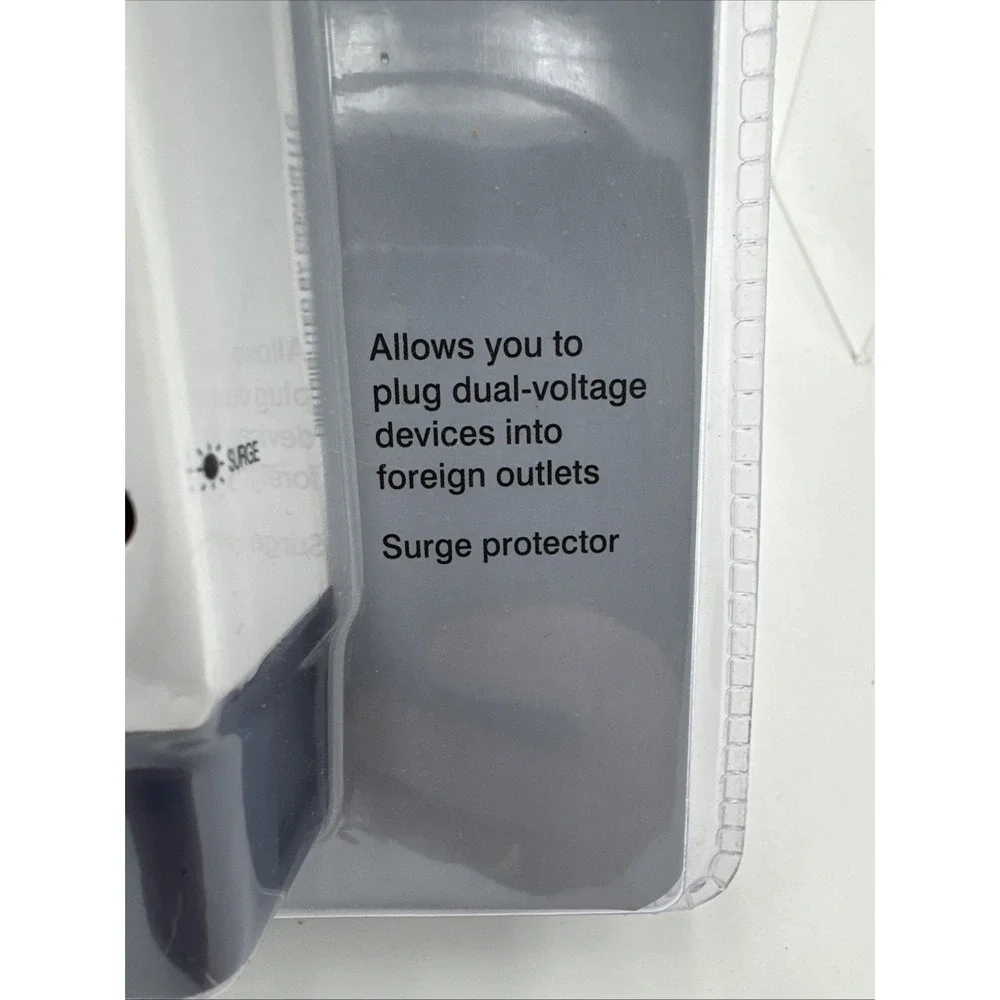 Worldwide Adapter with USB port Travelsmart by‎ Conair - BRAND NEW -